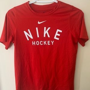 The Nike  Tee dry-fit